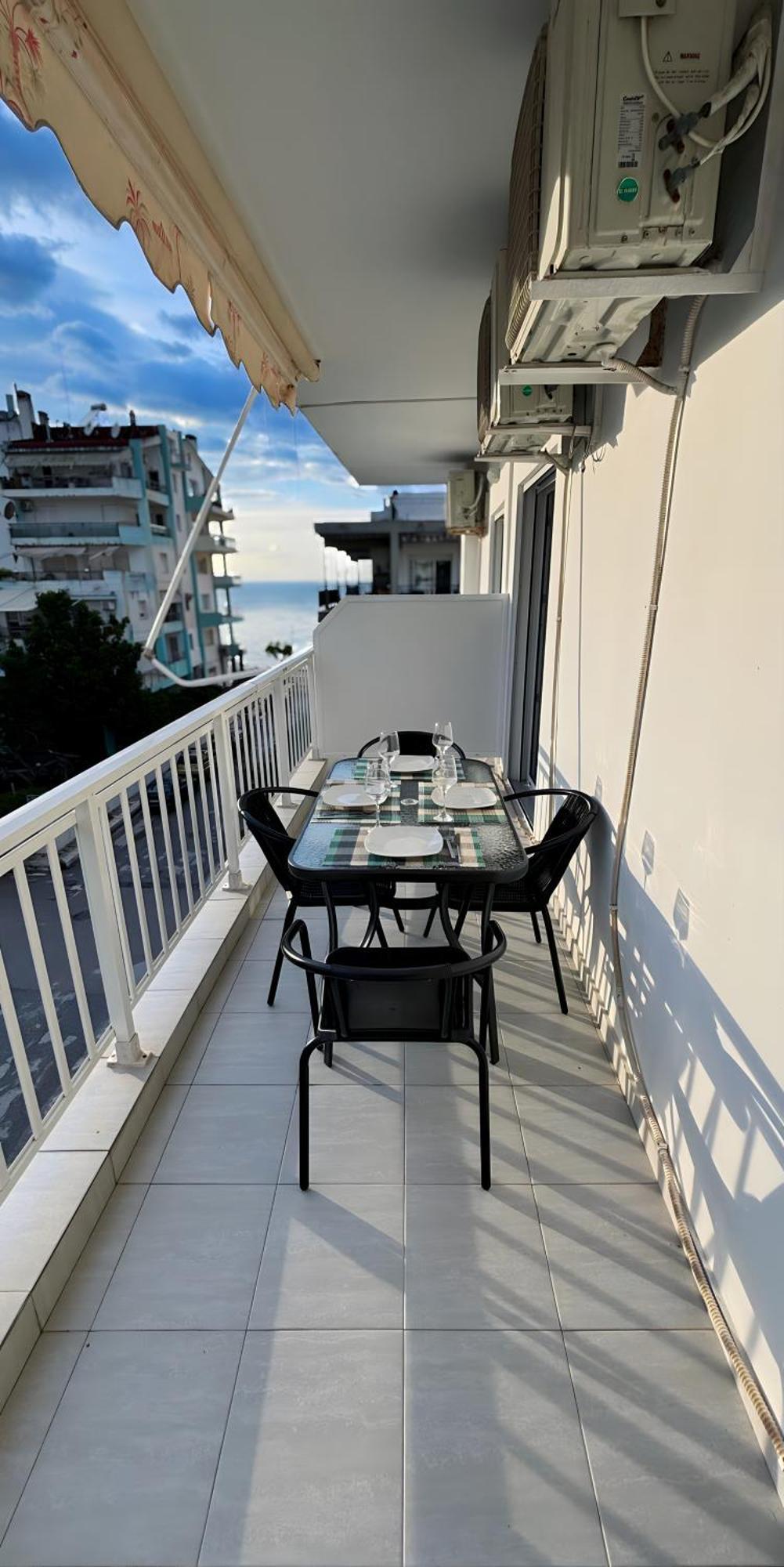 Nouri Schoene Wohnung In Direkter Strandnaehe, Schnelles Internet, Freies Parken, Nahe Flughafen Peraia  Bagian luar foto